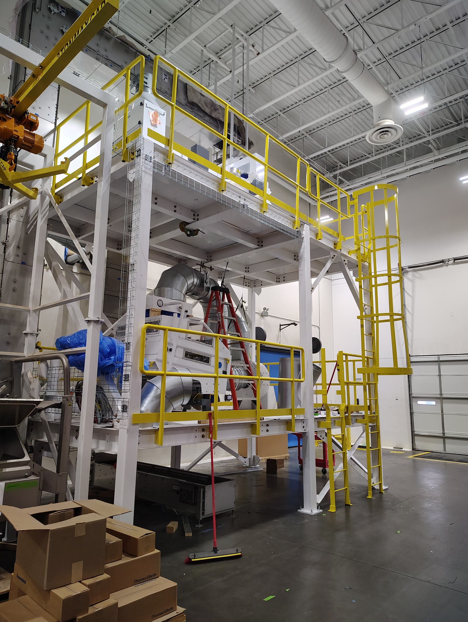 Industrial mezzanine platform structure